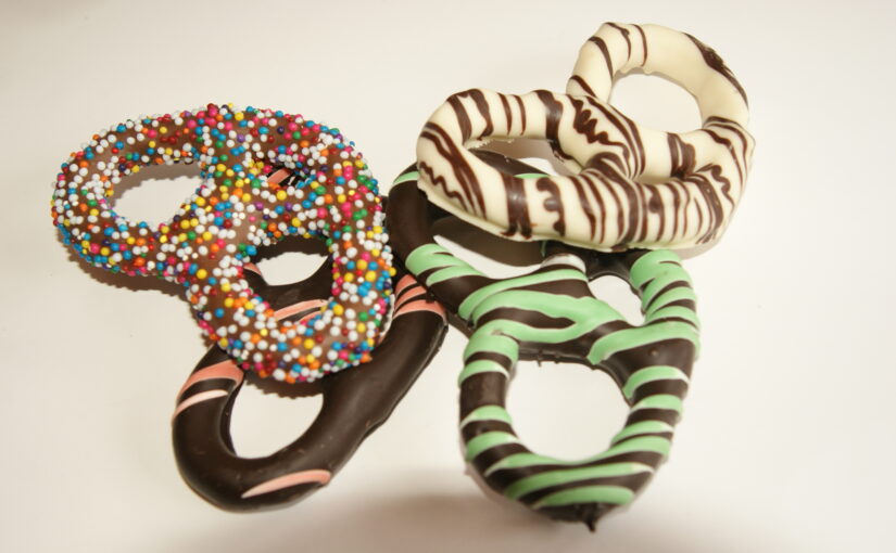 examples of our chocolate pretzel varieties, including sprinkles and drizzle options
