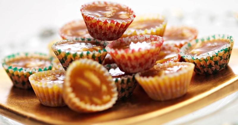 plate of Swedish knack toffee candies