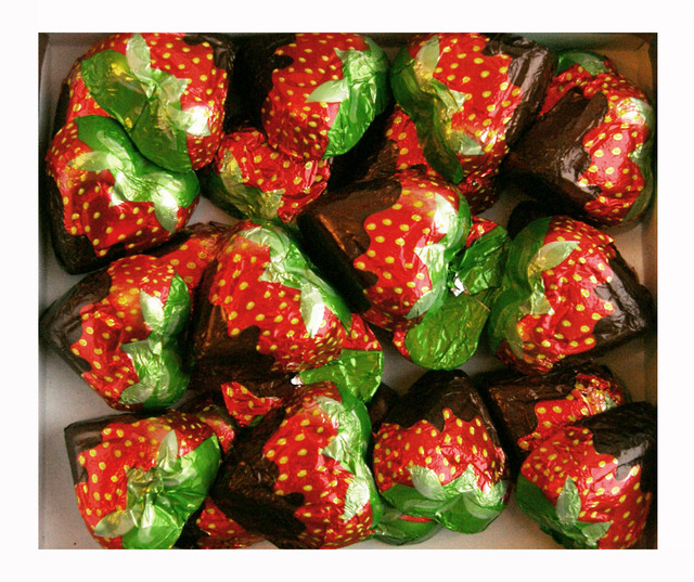 Stutz Dark Chocolate Strawberry Filled Hearts